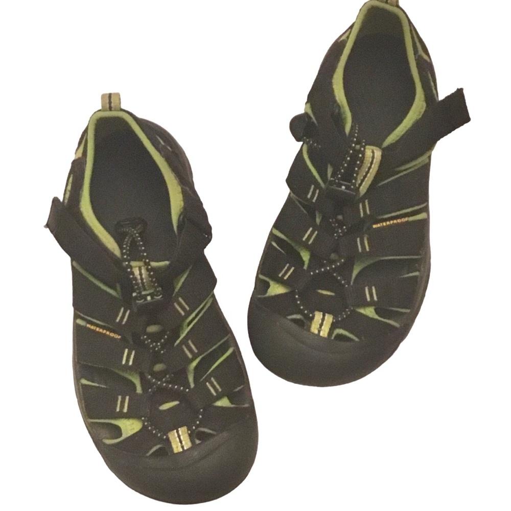 KEEN WaterpKids Sandals Newport H2 Closed Toe Black/ Lime Shoe Size-3